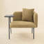 Chaise d'appoint rembourrée Minimalist avec table d'appoint intégrée et pieds en métal-1044670516