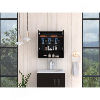 Armoire à miroir Jaspe, trois tablettes internes, une tablette ouverte, une armoire à deux portes