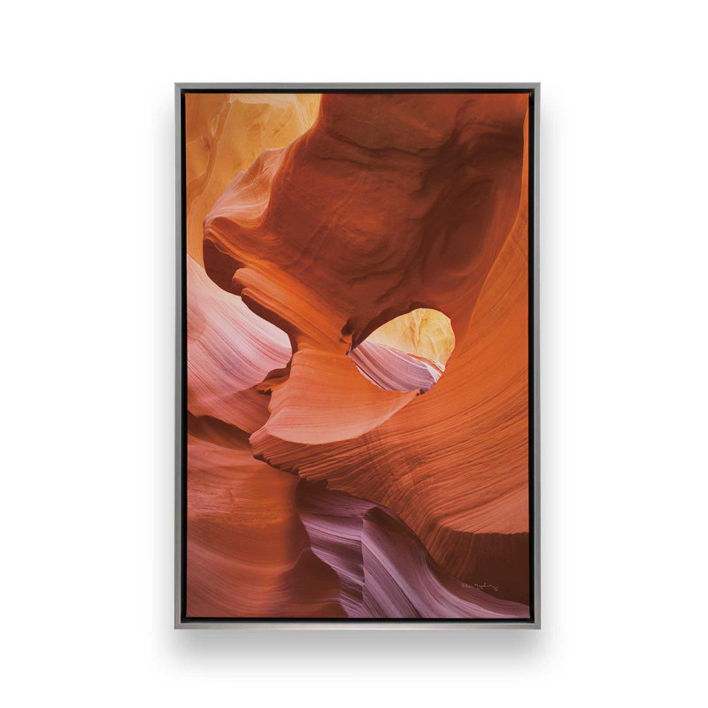 Sculpted by Time v1, impression, Cadre flottant en chrome poli, H 36,75 po x l 24,75 po x P 1,75 po