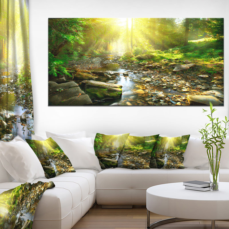 «Mountain Stream in Forest», reproduction de photo sur toile, H 28 po x l 60 po x 1,5 po, Toile avec cadre flottant
