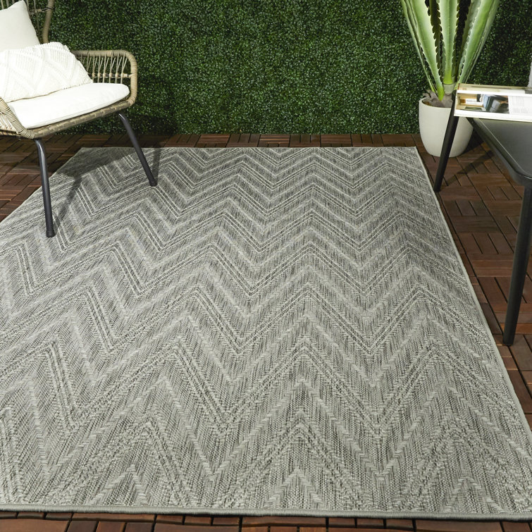 Areianna Chevron Indoor / Outdoor Rug