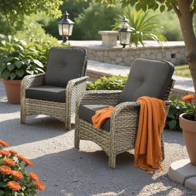 Chaise longue d'extérieur en osier avec coussins toutes saisons (ensemble de 2)