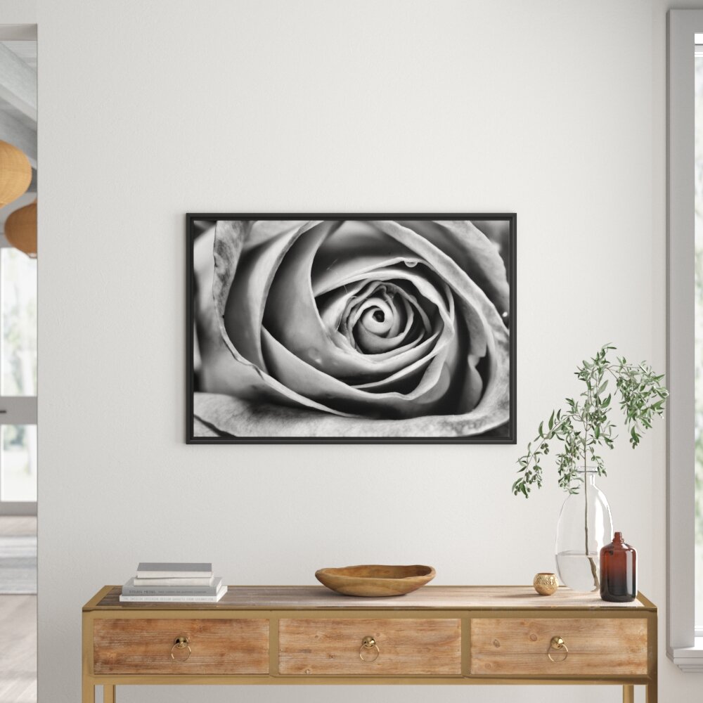 Gerahmtes Wandbild Anmutige gelbe geschlossene Rose