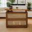Meuble-bar de coin avec accents en rotin, armoire à boissons et table de bar pour petits espaces