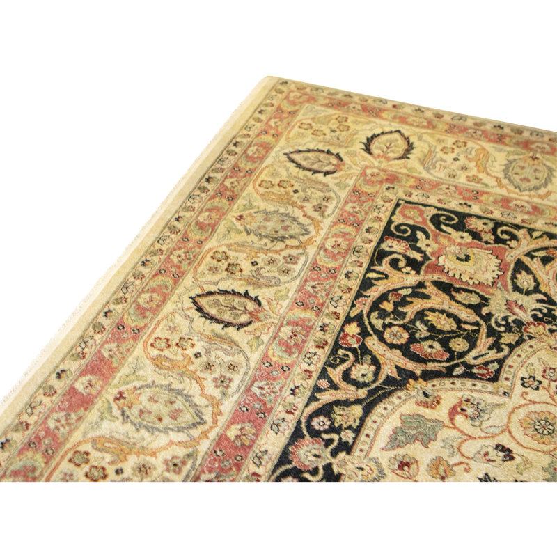 Tapis ivoire noué à la main de haute qualité