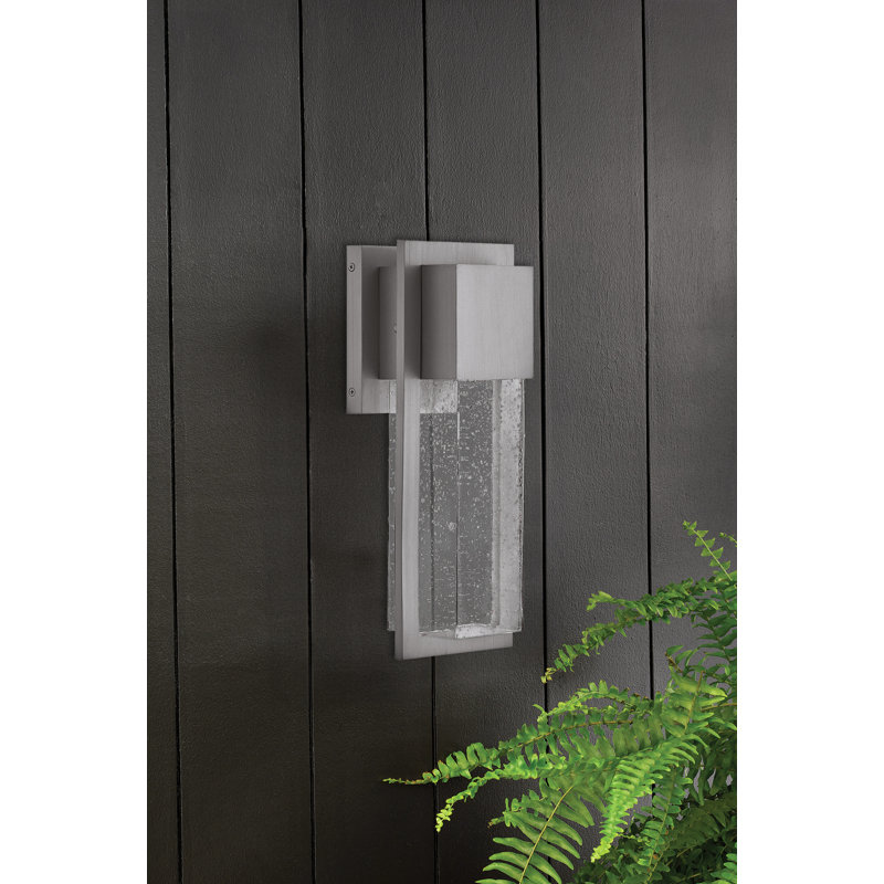 Lanterne murale d'extérieur moyenne Kimora avec finition anti-décoloration, Gris, H 15,7 po x l 6,2 po x P 4,7 po