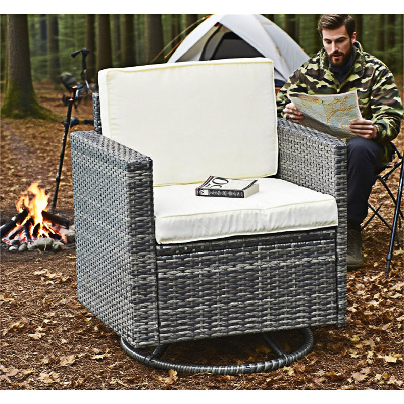 Chaise pivotante en rotin et osier