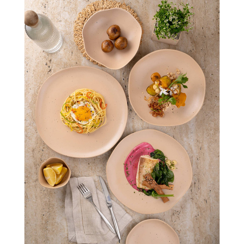 Assiette plate en porcelaine de qualité supérieure EARTH-DARK SAND | Forme inégale | Va au micro-ondes et au lave-vaisselle
