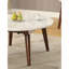 Table basse avec plateau en marbre blanc et finition noyer.