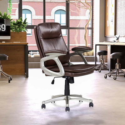Fauteuil de bureau pivotant à dossier moyen en similicuir brun, fauteuil de conférence ergonomique brun / argent