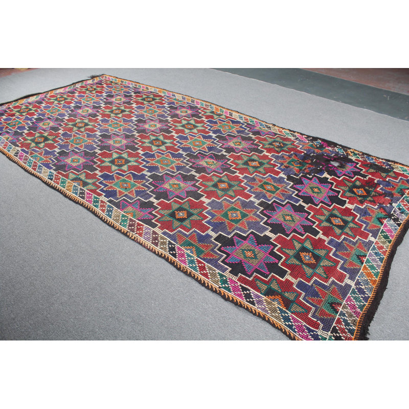 Grand tapis kilim turc rétro avec broderie colorée sur fond noir pour la salle à manger