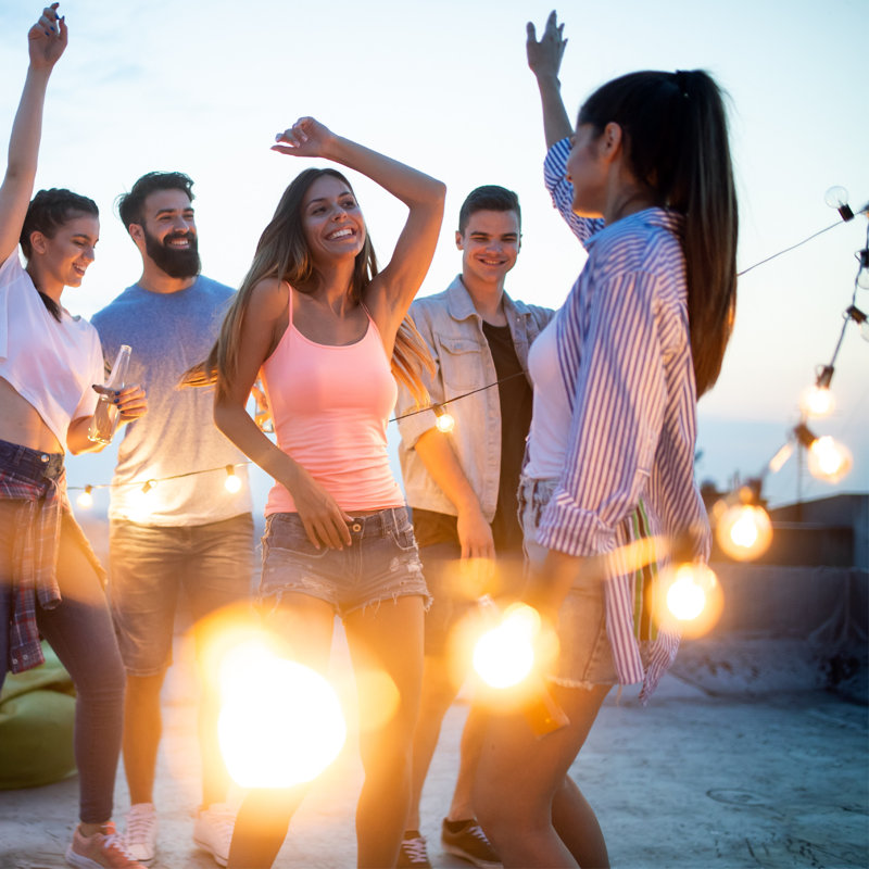 50 pi. Guirlandes lumineuses d'extérieur à DEL intelligentes, application Smart Life, fonctionne avec Alexa, assistant Google, IFTTT, accessoires de patio d'extérieur à intensité variable synchronisés avec les lumières musicales