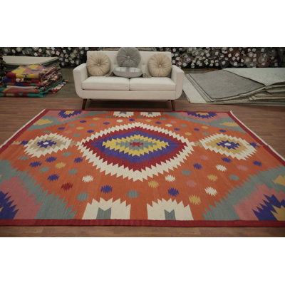 Tapis coloré Kilim 8 x 10 parfait pour les intérieurs confortables
