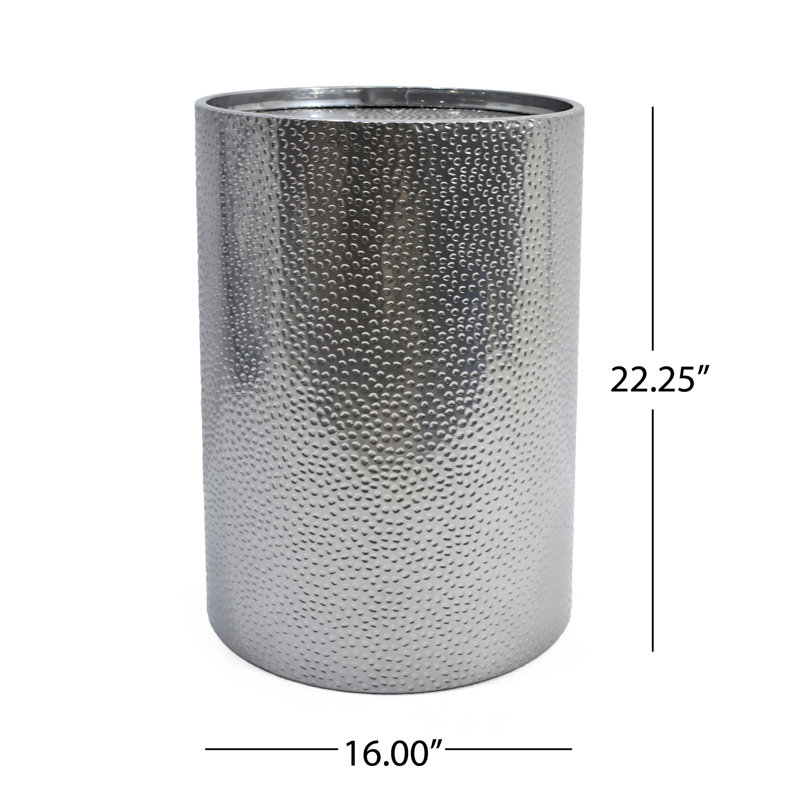 Table d'appoint en métal