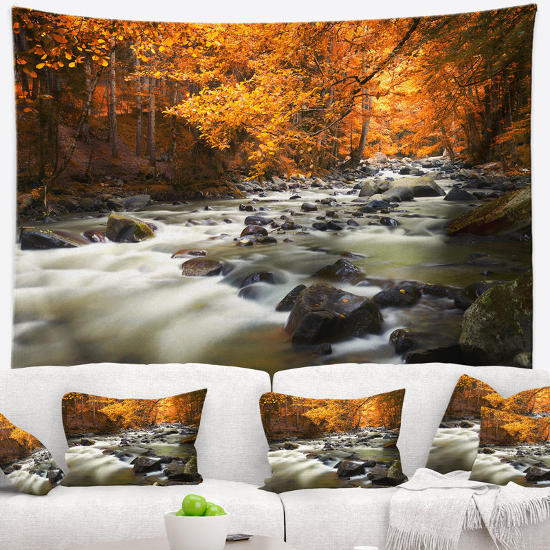 Tapisserie de polyester avec des arbres et de la rivière avec accessoires suspendus inclus, H 78 po x l 92 po