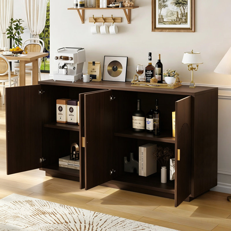 Buffet cannelé de 149,4 cm (58,8 po) avec arc symétrique, console et meuble télé avec rangements, 4 portes et étagères ouvertes.