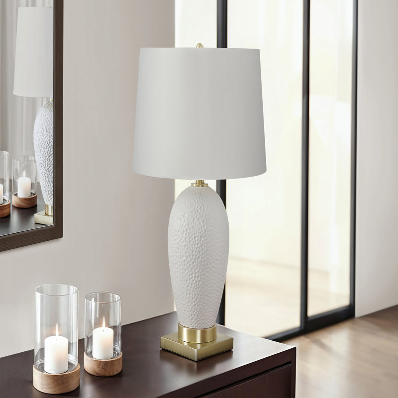 Lighting, H 26 po, lampe de table, céramique blanche, abat-jour ivoire / crème, transitionnel