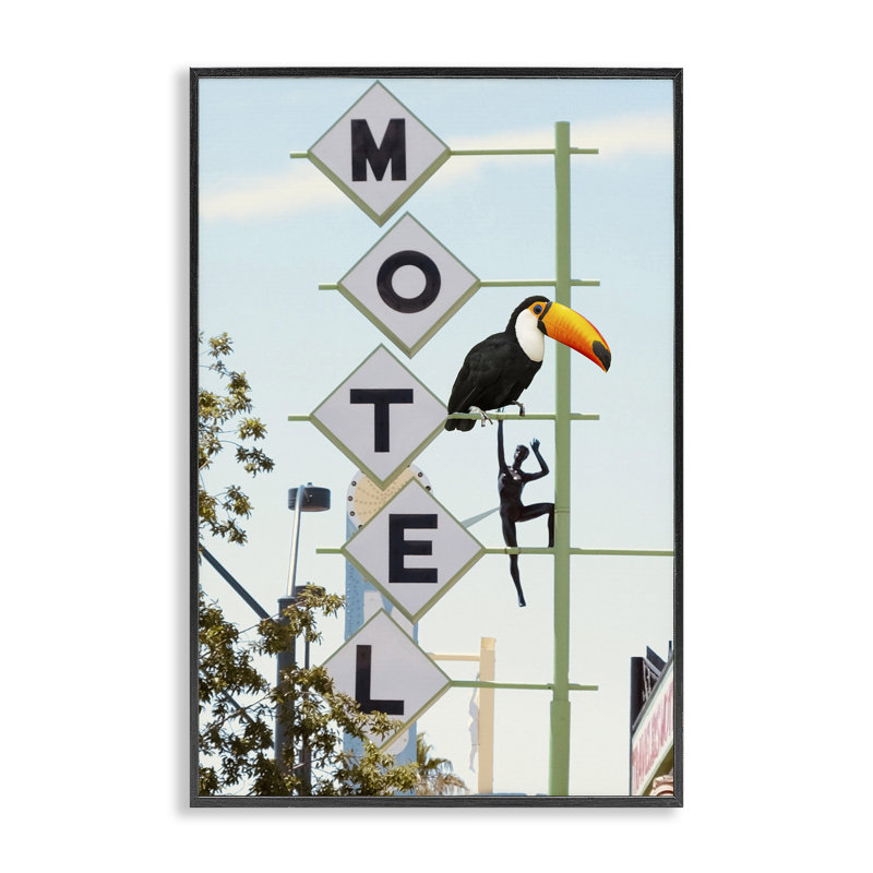 Toucan sur une enseigne de mausolée encadrée, conçue par Ashley Singleton, H 18 po x l 12 po, Giclée encadrée noir minuit