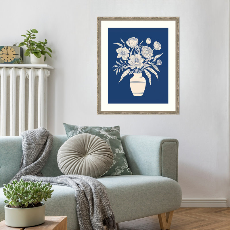 «Flower Bouquet Vase on Blue» par The Creative Bunch Studio, impression sur bois encadrée, 26 x 22