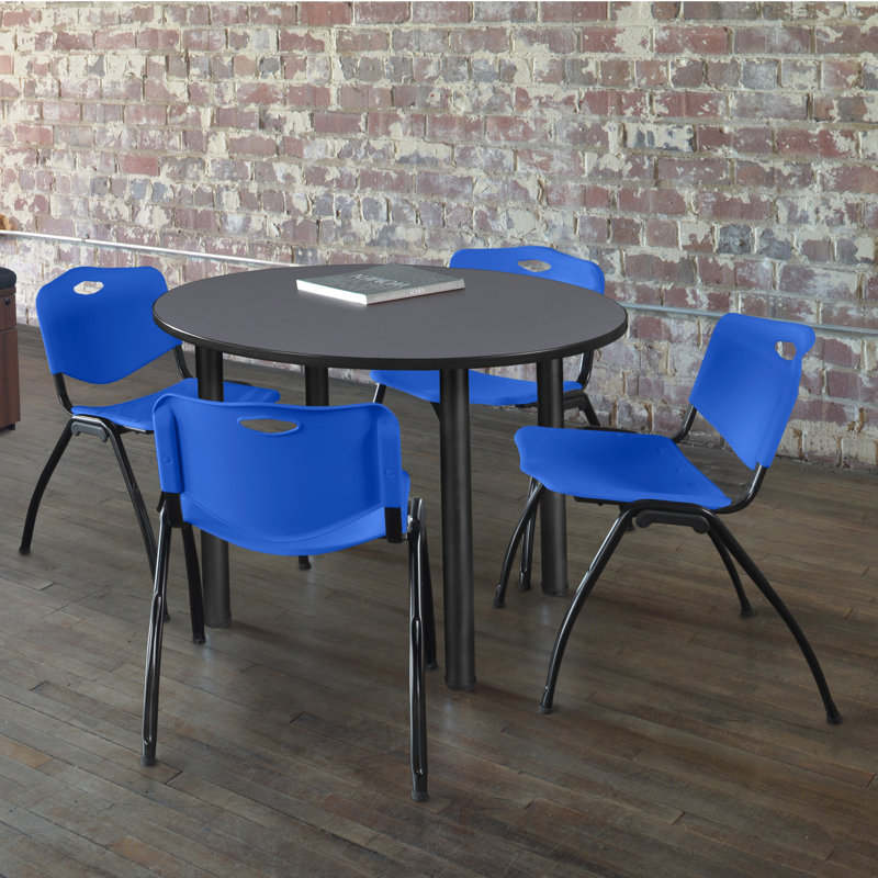 Plateau de table Kee, 4 chaises empilables, Bourgogne, Érable / noir, 29" H x 42" W x 42" D