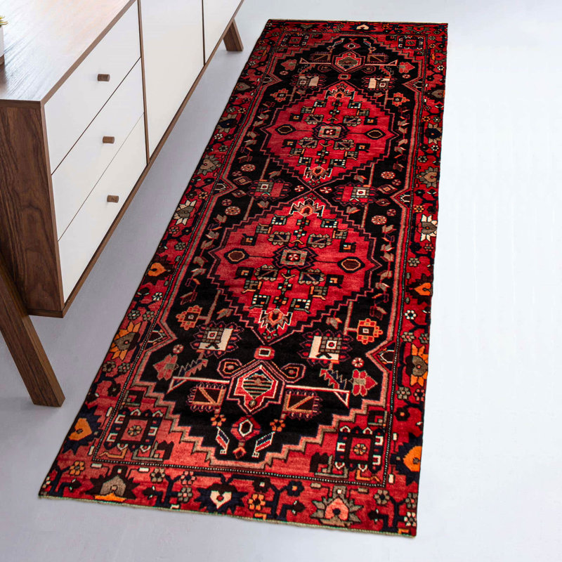 Tapis noir Anadol 3 pi 3 po x 9 pi 10 po