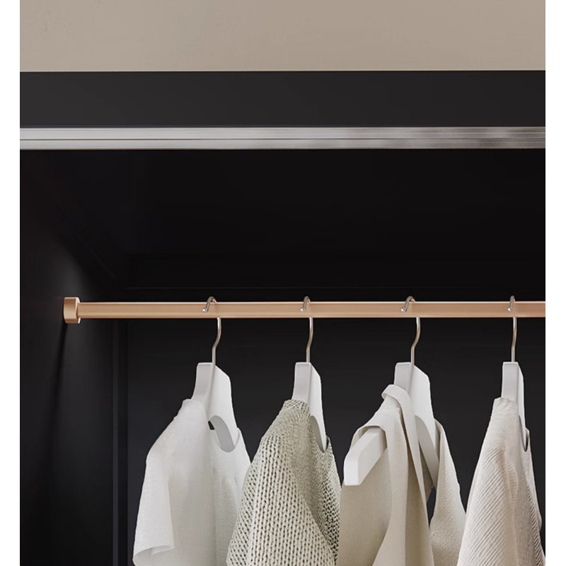 Garde-robe rétro pratique et classique, Noir