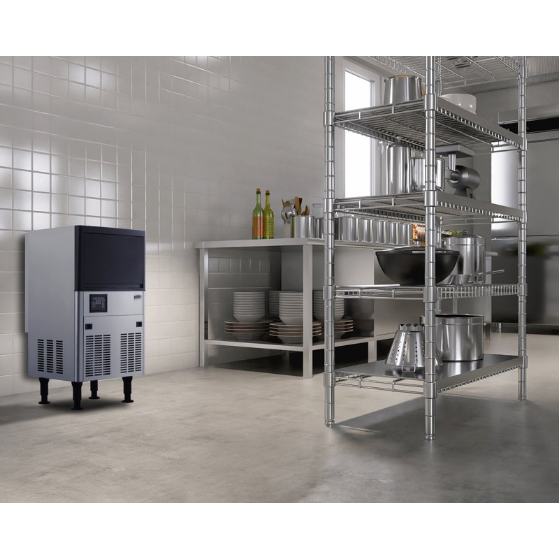 Machine à glace commerciale 120 lb Summit Appliance