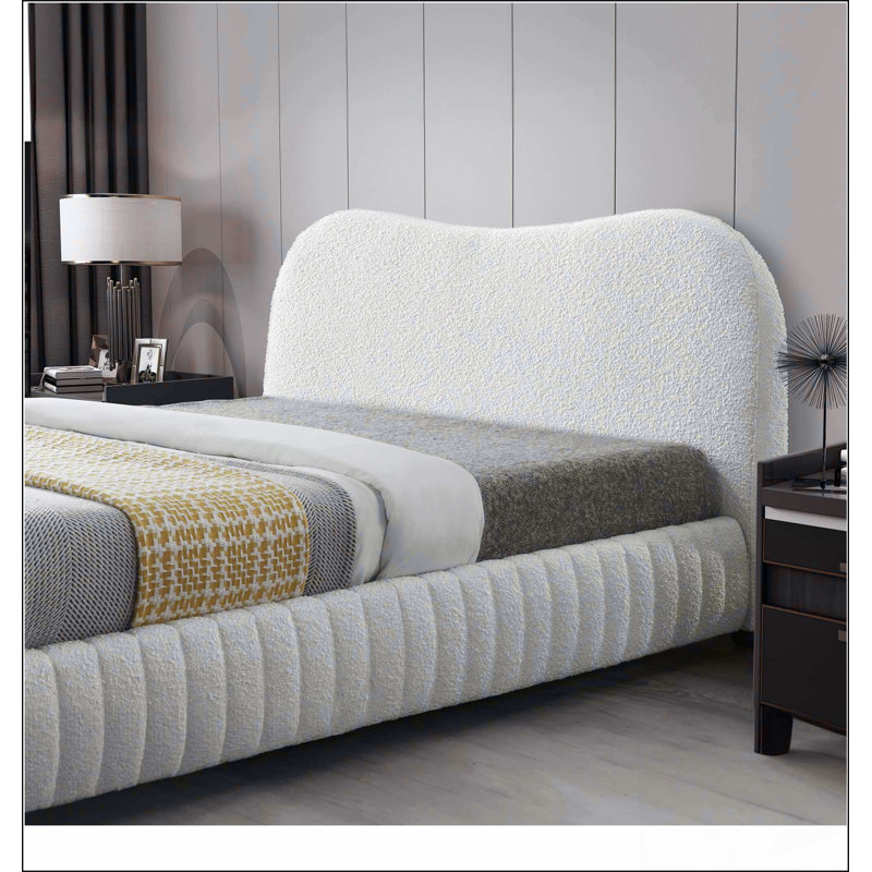 Grand lit plateforme tapissier Norme