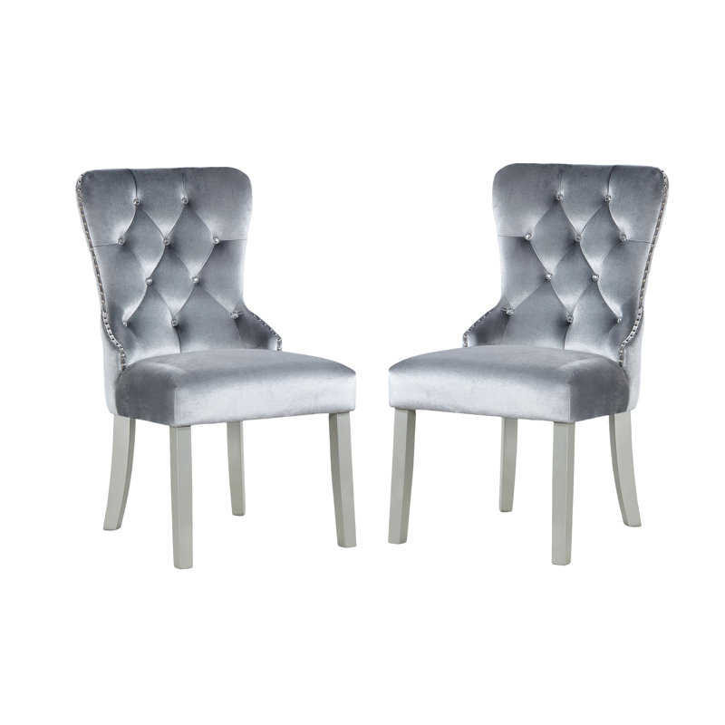 Chaises d'appoint classiques rembourrées en flanelle de 2 po avec anneaux en métal et dossier à oreilles en bois massif de luxe pour salle à manger avec boutons en cristal et miroir