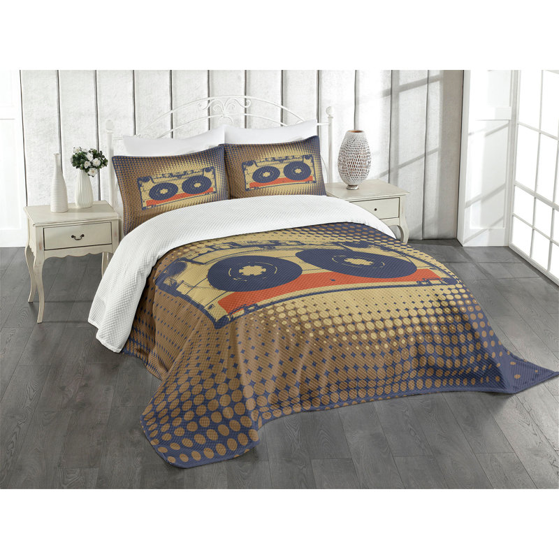 White Quilted Queen Bedspread Set with Pillow Shams