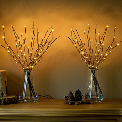 1 lumières à branches lumineuses à DEL avec 5 branches, branches de saule artificiel brun de 30 pouces avec vases de fées blanches, bâtonnets décoratifs pour la fête