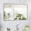 Miroir de salle de bain polyvalent avec cadre en aluminium durable et verre antidéflagrant sécuritaire