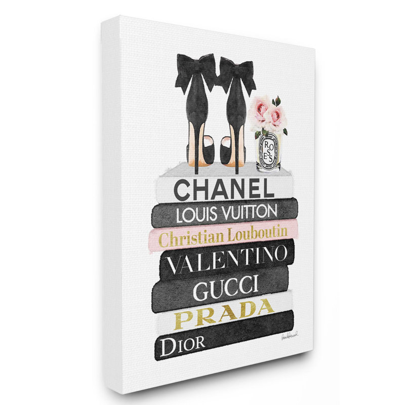 «Fashion Designer Flower Shoes Bookstack Pink Black», impression, H 40 po x l 30 po x P 1,5 po, Toile tendue