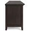 Meuble télé Amherst de 72 po en bois massif brun foncé pour téléviseur de 80 po ou moins-723834298