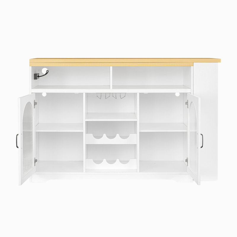 Meuble-bar mobile de style champêtre avec plateau extensible, éclairage DEL et prise électrique intégrée, casier à vin et portes en acrylique, fini bois clair et blanc