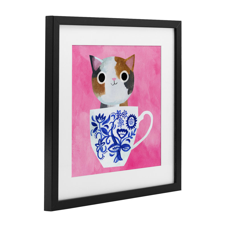 «Whimsical Teacup Kitten», reproduction sous verre, conception par Angie Rozelaar, H 13 po x l 13 po, Cadre noir minuit