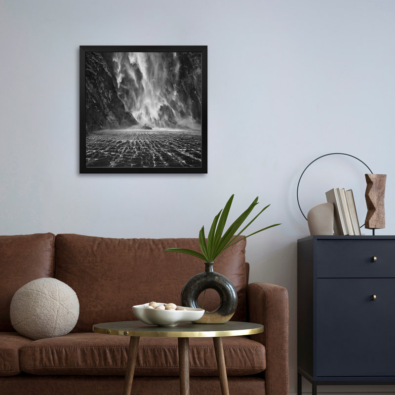 Stirling Falls, Milford Sound, île du Sud, Nouvelle-Zélande, affiches encadrées de qualité supérieure, H 24 po x l 24 po