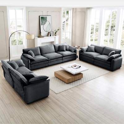 Velours côtelé gris confortable pour la chambre ou une soirée, alliant style et fonctionnalité. Lignes épurées et design ergonomique.