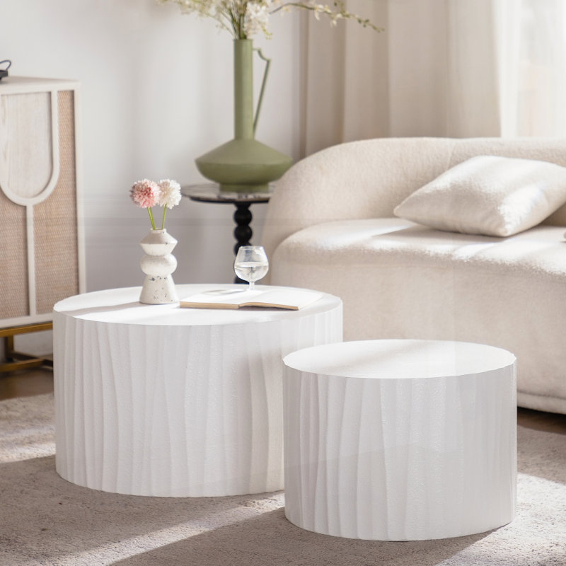 Tables d'appoint rondes en bois durable fabriquées à la main avec nichoirs Krista pour salon et chambre à coucher modernes