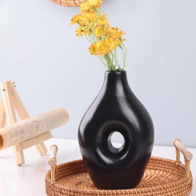 Vase en céramique noire