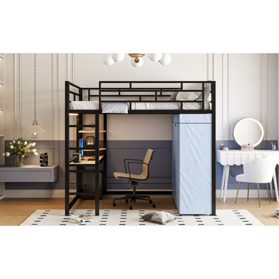 Lit mezzanine double en métal noir avec bureau, tablettes, prise de courant, DEL et placard. Conception peu encombrante pour les petites pièces. Fabrication. 77,4 po de longueur x 56,5 po de largeur et 66,5 po de hauteur. Matelas non inclus.