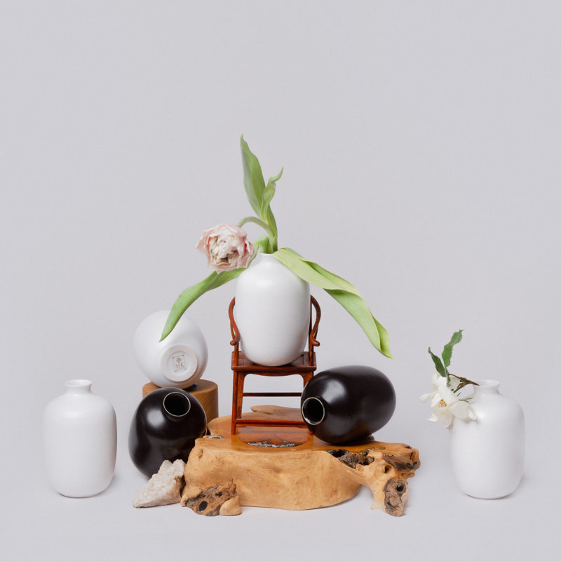 Mini vase prune en porcelaine semi-mate, Blanc