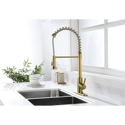 Gold Stainless Steel Pull Out Spray Kitchen Faucet, 360 Rotatable Nozzle For Easy Water Manipulation, Single Handle Temp & Flow Adjustment, Corrosion And Rust- Exterior, Quiet Splash- Aerator Faucet
