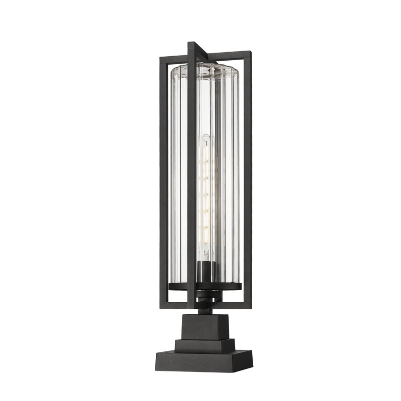 Luminaire d'extérieur 1 lumière monté en noir Stockton, H 27 po x l 6 po x P 7,25 po
