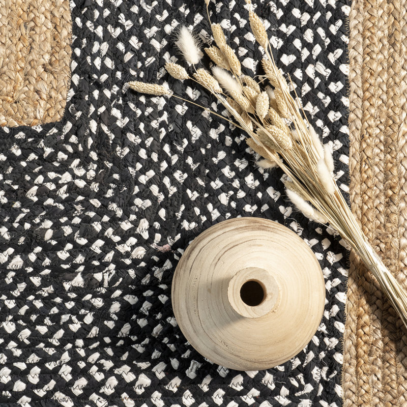 Risha Power Loom Natural Cotton Black/ Tan Rug, Round 8'