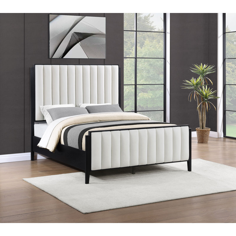Traequan 60-inch Upholstered Queen Bed Black, Queen