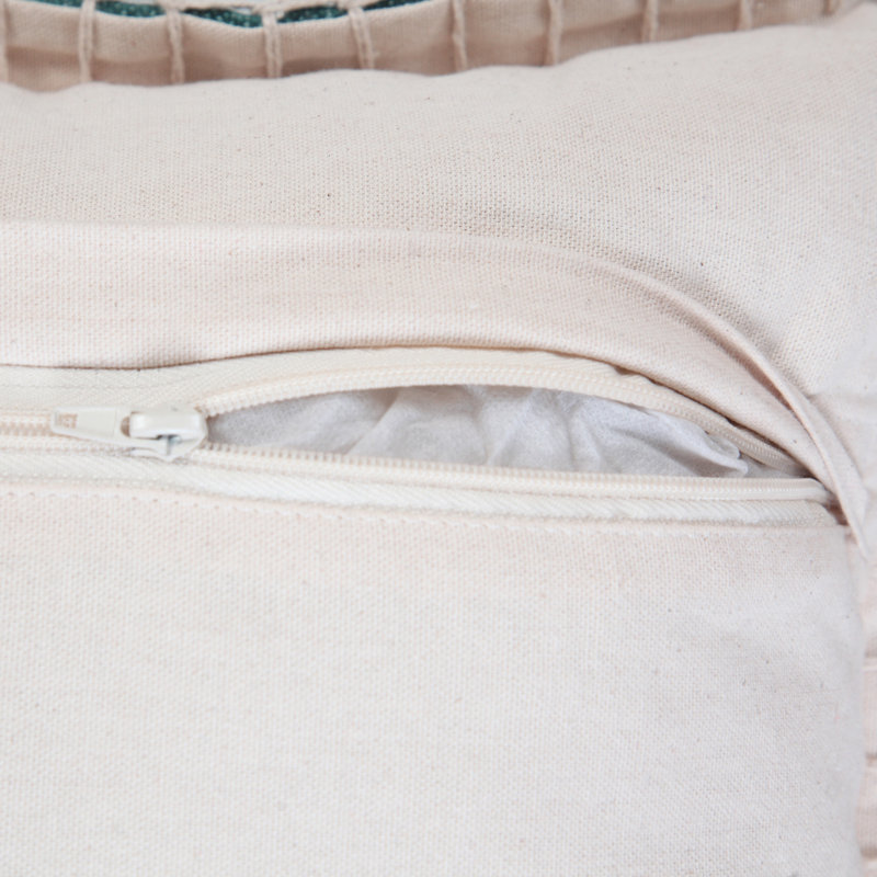 Coussin décoratif contemporain en coton uni lavé à la pierre, fait à la main, H 20 po x l 20 po, Sarcelle