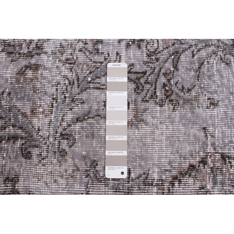 Tapis gris clair et brun clair 5 pi 7 po x 8 pi 8 po
