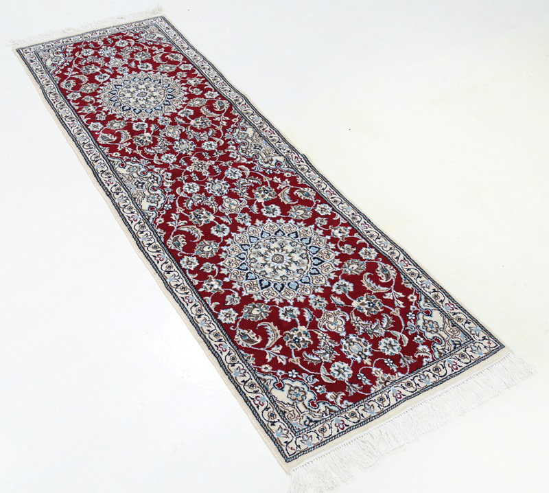 Tapis de couloir rouge en laine et soie persane noué à la main rouge 2 pi x 6 pi 5 po