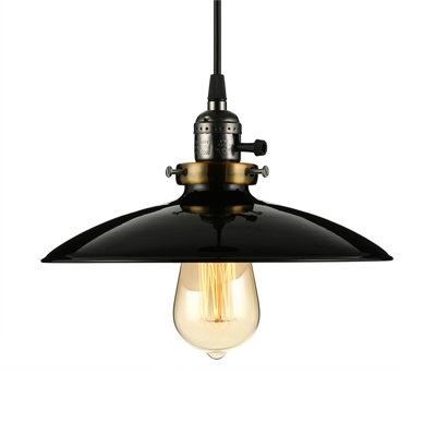 Luminaire suspendu industriel avec abat-jour en métal